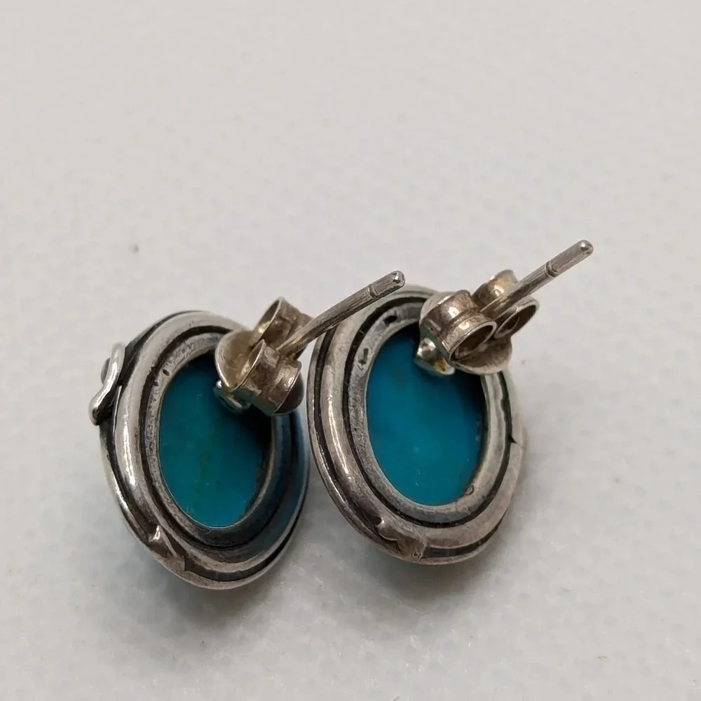 Turquoise sterling studs - Picture 3 of 4